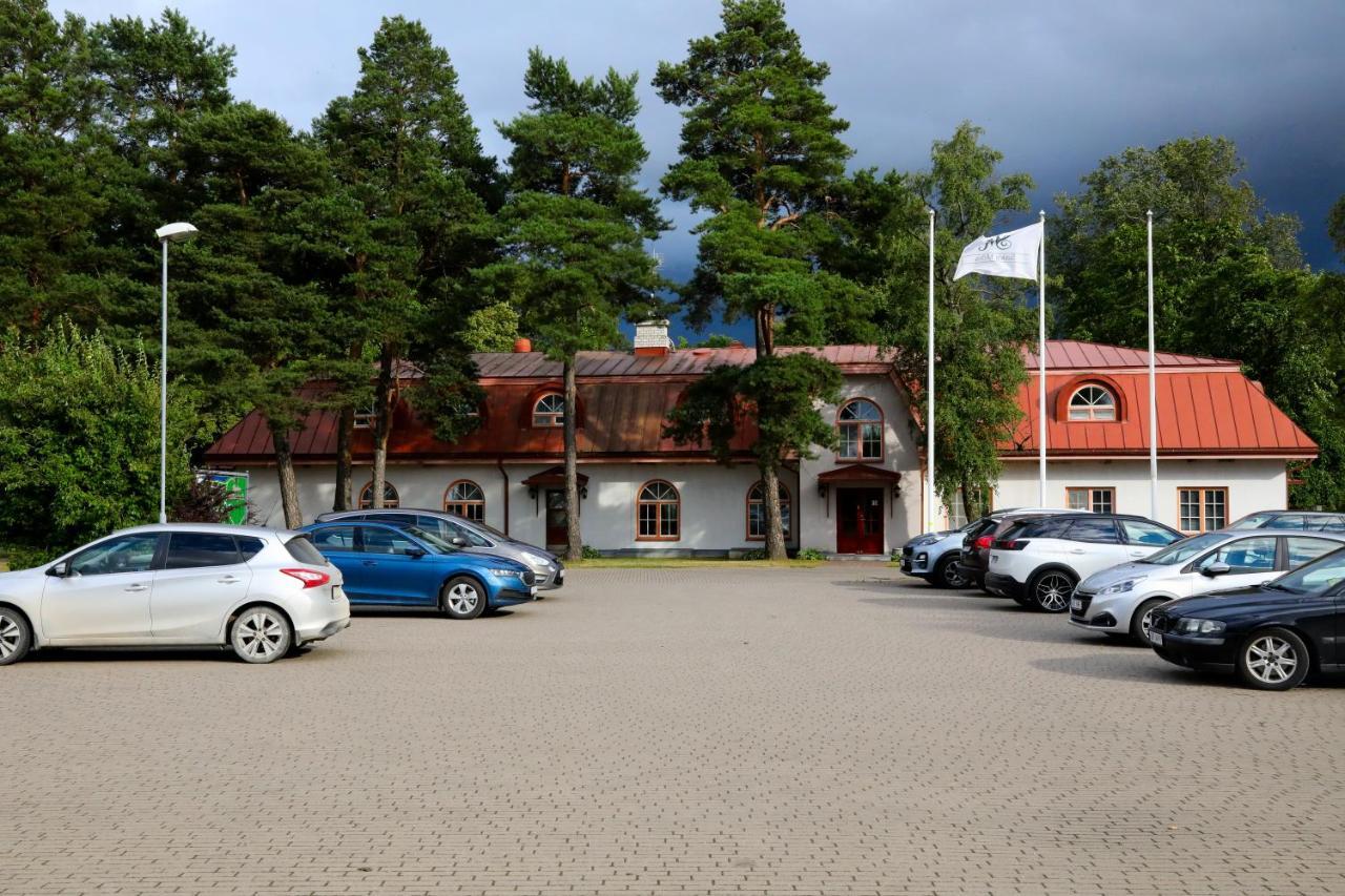 Saka Manor Hotel Exterior foto