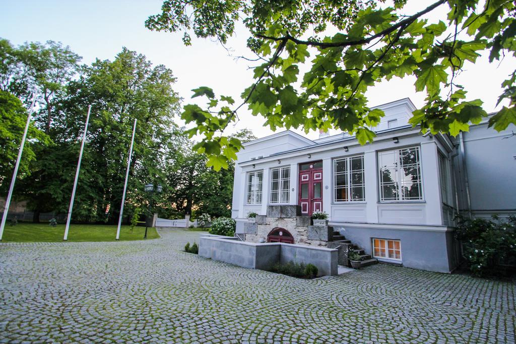 Saka Manor Hotel Exterior foto