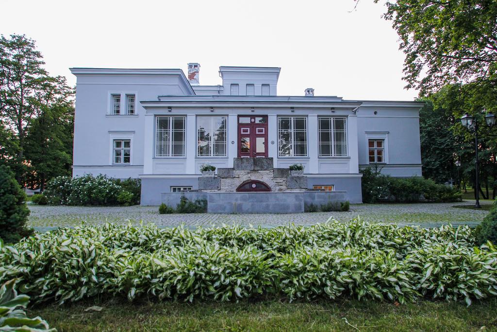 Saka Manor Hotel Exterior foto